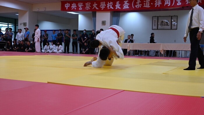 柔道比賽精彩畫面（過肩摔）