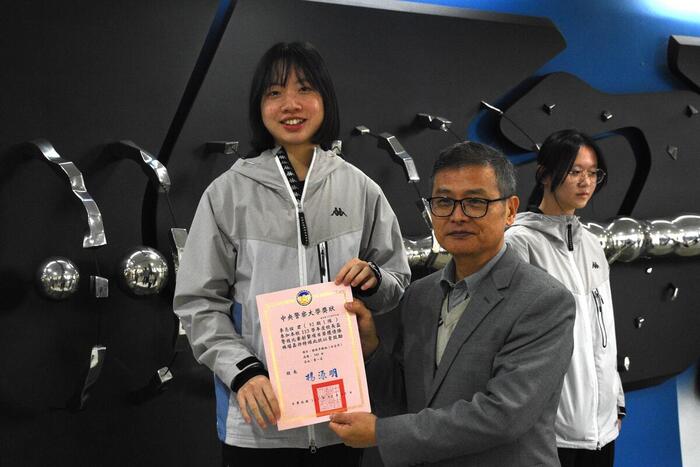 競技手槍組女生冠軍- 92期1隊李亮誼