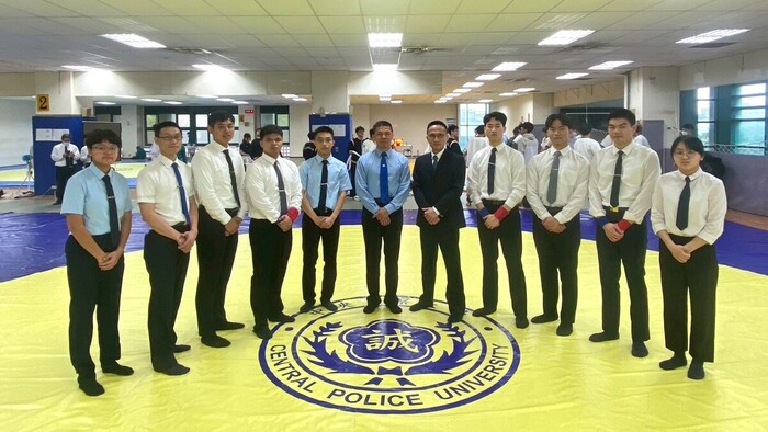 摔角學生實習裁判合影