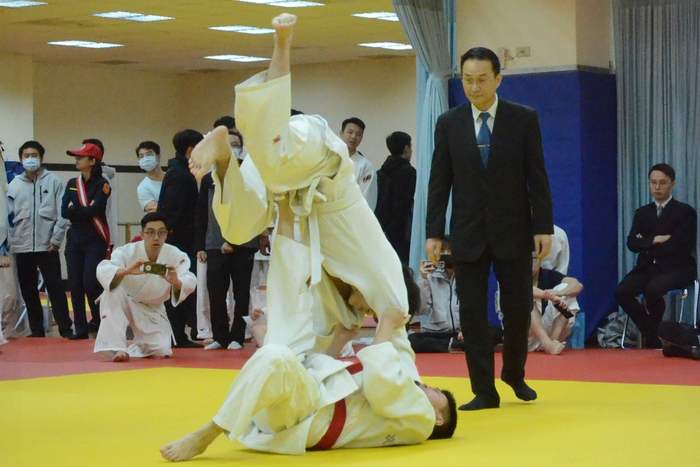 柔道施術過程（拋摔）