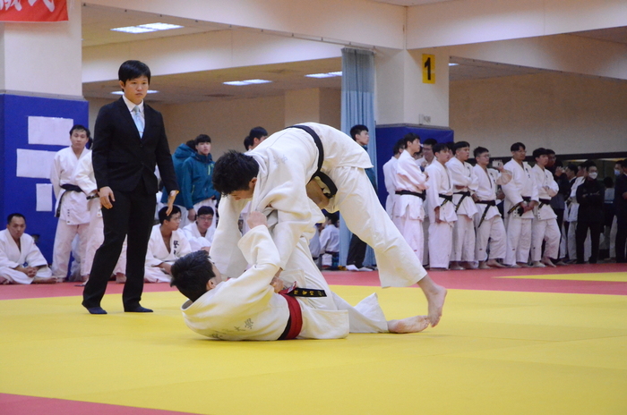 柔道比賽施術精彩畫面（拋摔）