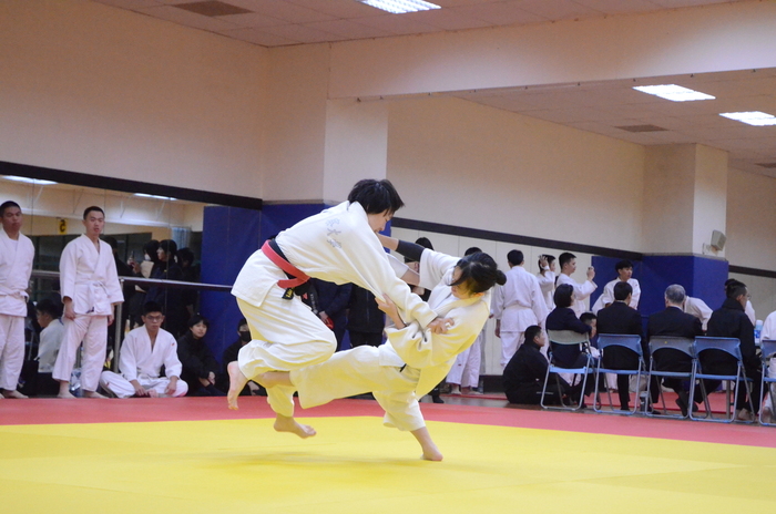 柔道比賽施術精彩畫面（頂腳）