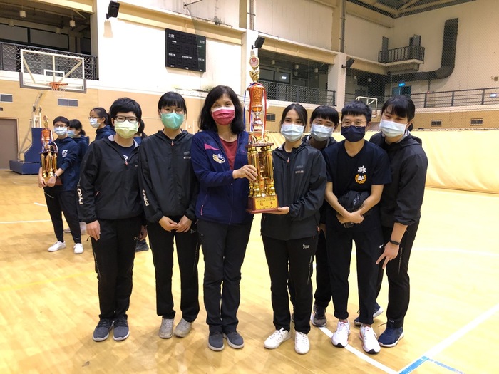女生組籃球87期1隊冠軍頒獎