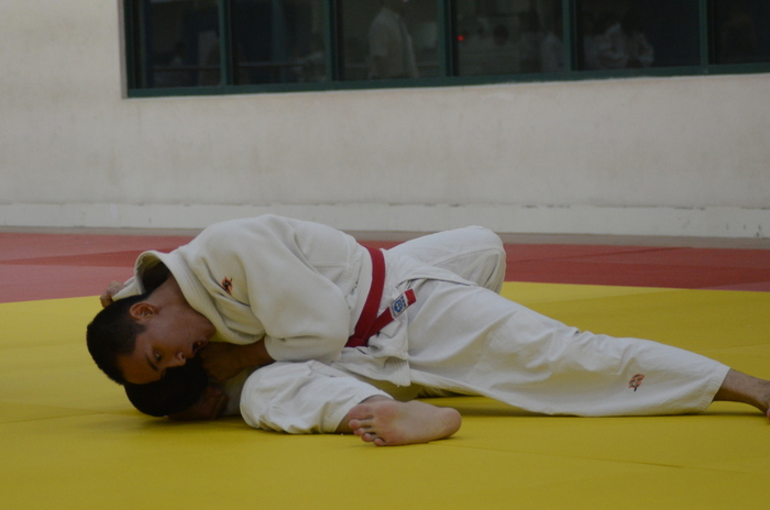 柔道壓制技術（袈裟壓制）