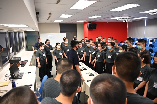 展示本校現有各式槍枝種類