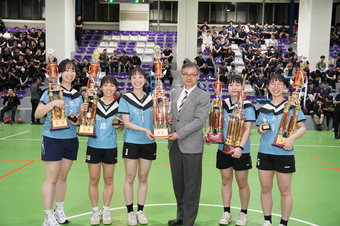 女生組排球90期1隊冠軍