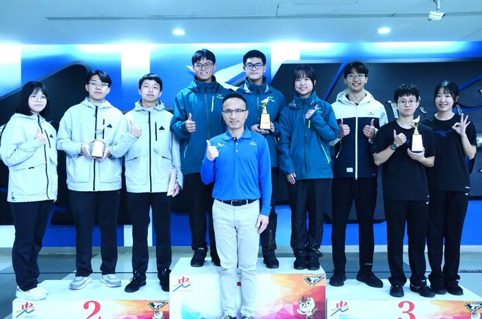 慢射精準組團體獲獎期隊91期1隊、93期1隊、推廣中心(左至右)