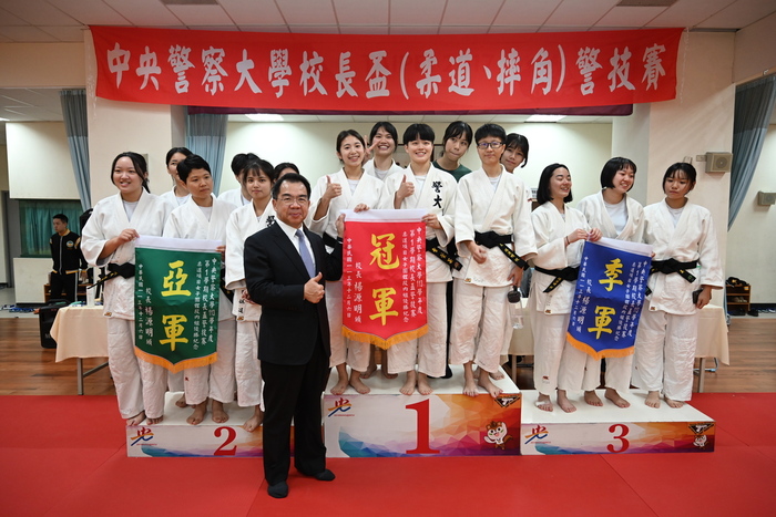 柔道團體賽女子段內組獲獎期隊合照