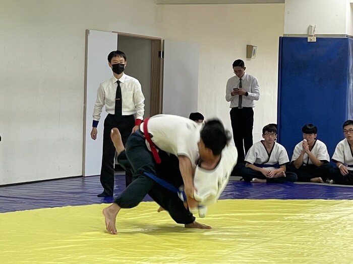 摔角比賽施術精采畫面（下把別）