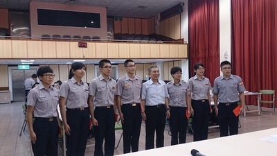 校長主持成果分享會與金牌選手合影