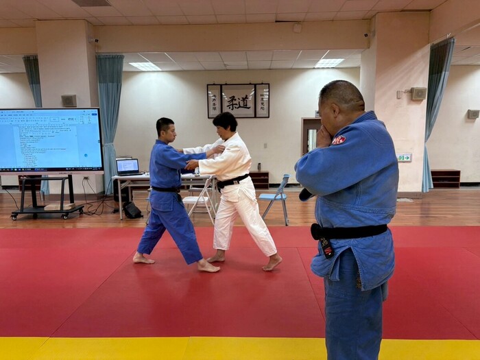 專任教官吳玫玲柔道統一檢測示範教學